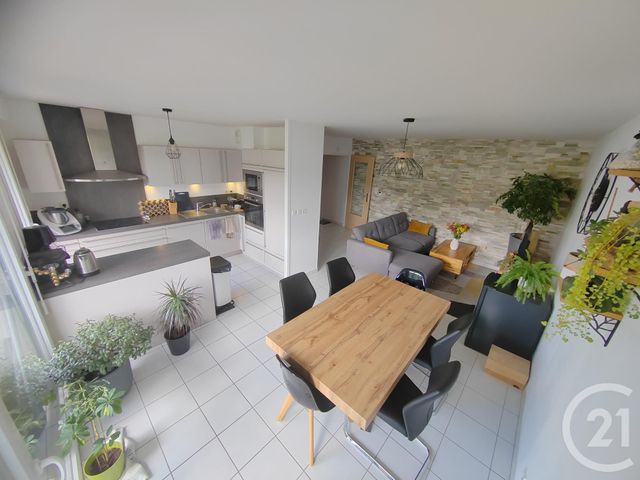 Appartement F3 bis à vendre - 3 pièces - 64.7 m2 - BESANCON - 25 - FRANCHE-COMTE - Century 21 Chaprais Immobilier